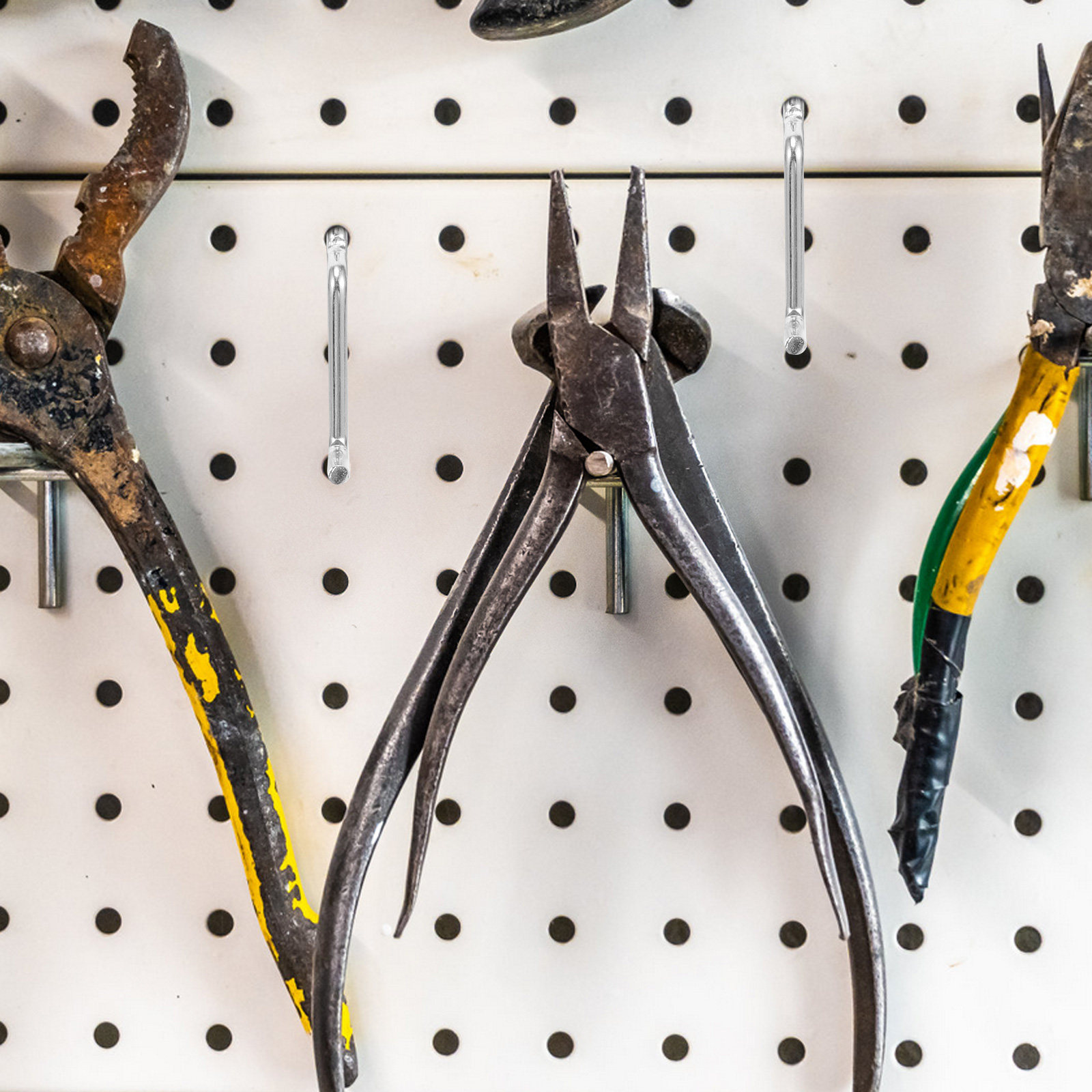 80Pcs Pegboard Hooks Bins Kit  - Workshop Tools Kit のレビューと価格